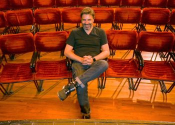 Ο Βασίλης Παλαιολόγος από το Α ως το Ω: “Οι ρόλοι είναι ο λόγος που κάνω θέατρο”