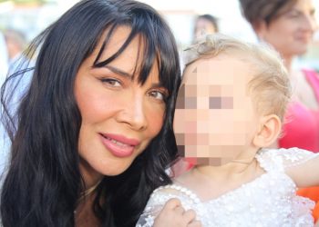 Νονά στην Κρήτη η Πάολα