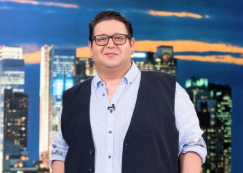 O Θάνος Μπίρκος στο «The 2Night Show»