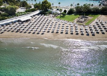 Καλοκαίρι στην κοσμοπολίτικη Astir Beach στον Αστέρα Βουλιαγμένης