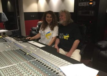 Μαντώ: Νέο τραγούδι με αφορμή την κρίση στην Ουκρανία