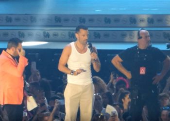 Kωνσταντίνος Αργυρός στα MAD VMA 2022: “Σας παρακαλώ πολύ, είναι μέρα γιορτής”