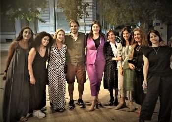 Συγκινητική πρεμιέρα για το «Passport» του Μάνου Καρατζογιάννη 