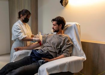 Σασμός: Η αλήθεια στοιχειώνει τη νέα ζωή της Βασιλικής