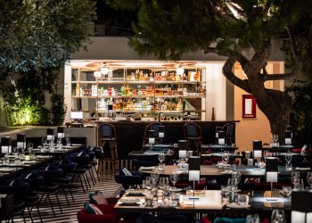 To Ceresio7 Mykonos παρουσιάζει: The Duo Violins concepts