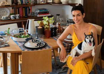 Η Τόνια Σωτηροπούλου φωτογραφίζεται για πρώτη φορά στο νέο της σπίτι