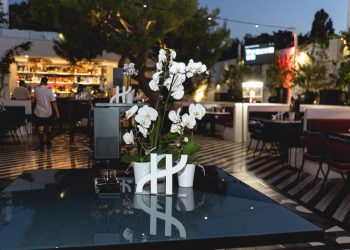 Πρόσωπα και πράγματα να δουν τα μάτια σας