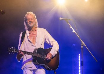Bob Geldof: Ο ζωντανός θρύλος της ροκ στα 30 Χρόνια Sani Festival