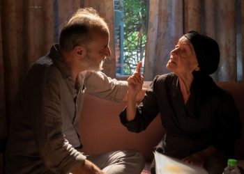 Σασμός: Η γιαγιά Ειρήνη  συναντά ένα πρόσωπο- έκπληξη