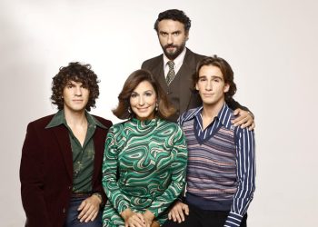 Τα καλύτερά μας χρόνια: Η Μαίρη φεύγει για το Παρίσι