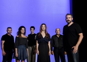 «Ψηλά απ’ τη γέφυρα» στο Θέατρο Βεάκη