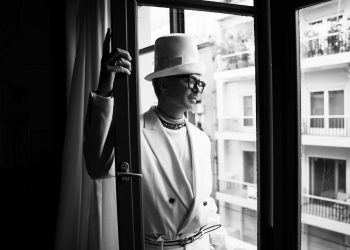 «Λάκης Γαβαλάς Loaded» στο Παρίσι