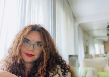 H Αθανασία Καραγιαννοπούλου από το Α ως το Ω: “Όσο αυτονόητη και να είναι η αγάπη, πρέπει να δηλώνεται”