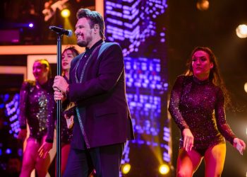 Πάνος Κιάμος: Συνεχίζει να σαρώνει στο «Posidonio»