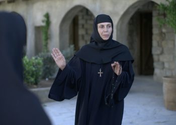 Mαύρο Ρόδο: Ο Πέτρος έρχεται πιο κοντά με την Ελισάβετ