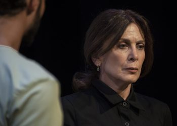 Κερδίστε Χριστουγεννιάτικες προσκλήσεις για το “Χελιδόνι”