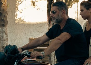 Αυτή η νύχτα μένει: . Η Ζέτα με τον Στρατή ζουν τον έρωτά τους