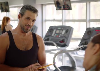 Μαίρη, Μαίρη, Μαίρη: O γοητευτικός γυμναστής αναστατώνει την Μαίρη