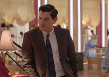 Ο Παράδεισος των κυριών: Ο Ντίνος και η Αμαλία πλέουν σε πελάγη ευτυχίας