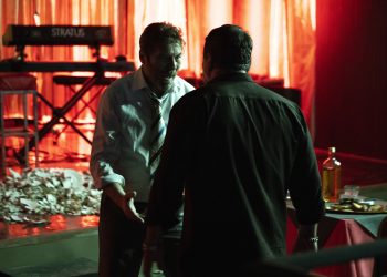 Αυτή η νύχτα μένει: Στα άκρα Στρατής και Χρήστος