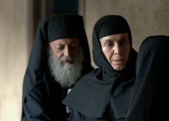 Μαύρο Ρόδο: Έφτασε η ώρα για την κουρά της Ελισάβετ