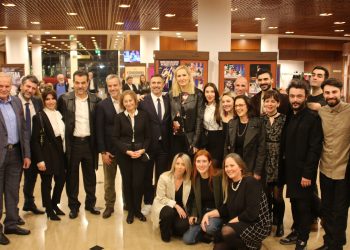 Όποιος θέλει να χωρίσει να σηκώσει το χέρι του: Πρεμιέρα στη Θεσσαλονίκη