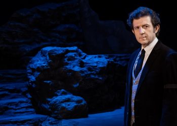 Ο Μιχάλης Οικονόμου από το Α ως το Ω: “Το θέατρο είναι η αγάπη μου, το σινεμά ο έρωτάς μου”