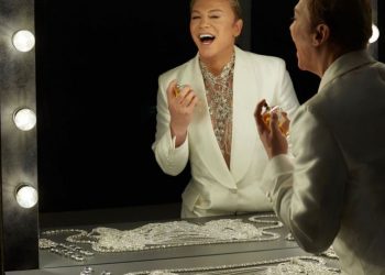 Ραντεβού με τον Τάκη Ζαχαράτο  στο Vergina Theatro