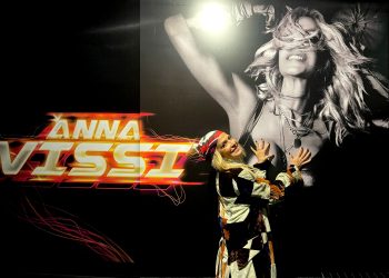 ‘Αννα Βίσση: Αποκλειστικές φωτογραφίες λίγο πριν την πρεμιέρα στο «Hotel Ερμού»