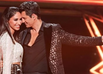 Σάκης Ρουβάς & Λένα Ζευγαρά σε ξεσηκωτικό medley στο “The Voice of Greece”