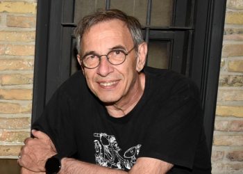 Διονύσης Τσακνής: “Ποτέ δεν με διακατείχε μουσικός ρατσισμός”