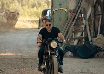 Αυτή η νύχτα μένει: Η ιστορία από την αρχή