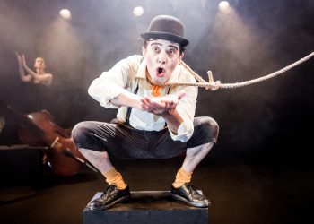 «Περιοδεύων Θίασος» στο Θέατρο Αμαλία