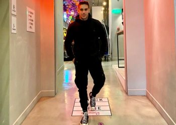 Βασίλης Κούρτης: Ταξίδι αστραπή για τον εντυπωσιακό τενόρο