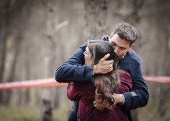 Παγιδευμένοι: Η Άννα στην αγκαλιά του Δημήτρη