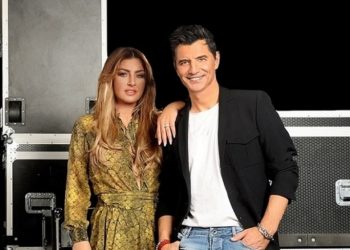 The Voice of Greece: Σάκης Ρουβάς και Έλενα Παπαρίζου on stage