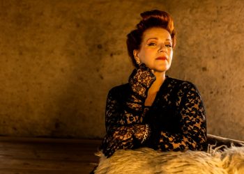 Η Κατερίνα Λάττα από το Α ως το Ω: “Δεν μπορώ να φανταστώ τη ζωή χωρίς γέλια”