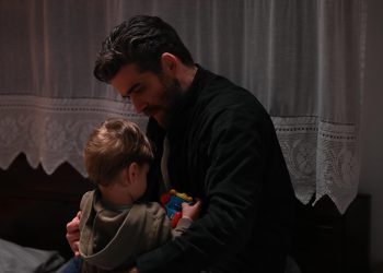 Σασμός: Ο Σταύρος με τον μικρό Πετράκη εξαφανίζονται