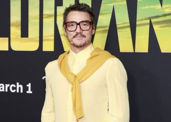 Pedro Pascal wears Andy Wolf ‘4590’ bold glasses to the Mandalorian premiere in LA