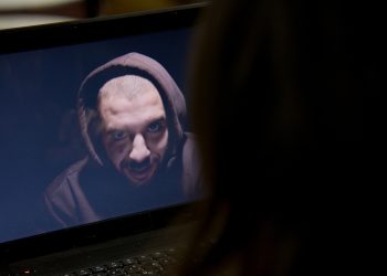 Παγιδευμένοι: Τι αποκαλύπτει ο Άγγελος στο βίντεο με τα μυστικά;