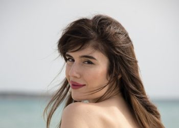 Νεφέλη Μούσουρα: “Ονειρεύομαι έναν κόσμο αισθητά πιο τρυφερό”