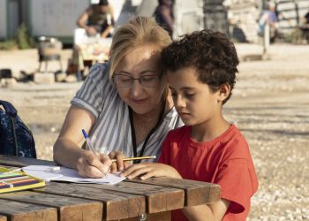 “H εθελόντρια” της Nely Reguera με συμμετοχή του Γιάννη Τσορτέκη