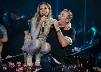 Ο Αντώνης Ρέμος “τα έσπασε” στο Έναστρον