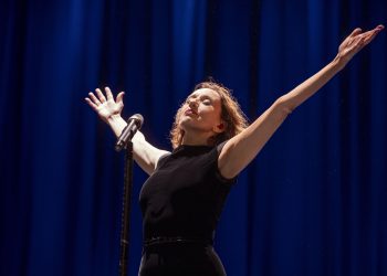 Η ανεπανάληπτη Luz Casal στο Christmas Theater