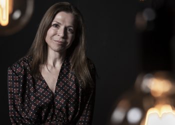 Κερδίστε προσκλήσεις για την παράσταση “Η μάνα αυτουνού… Έλλη Ζάχου Ταχτσή” με την Ράνια Σχίζα