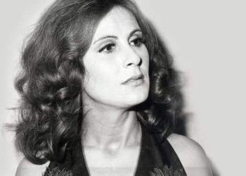 Πέθανε η τραγουδίστρια με τη δωρική φωνή  Ρένα Κουμιώτη