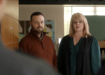 Κάνε ότι κοιμάσαι: Μυστικά και ψέματα