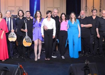 Τραγούδια της φιλίας στην “Αυλή των χρωμάτων”