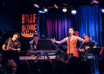 H Σοφία Μανουσάκη εντυπωσίασε στο Half Note