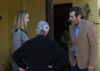 Αυτή η νύχτα μένει: Η Φωτεινή διώχνει την μητέρα της